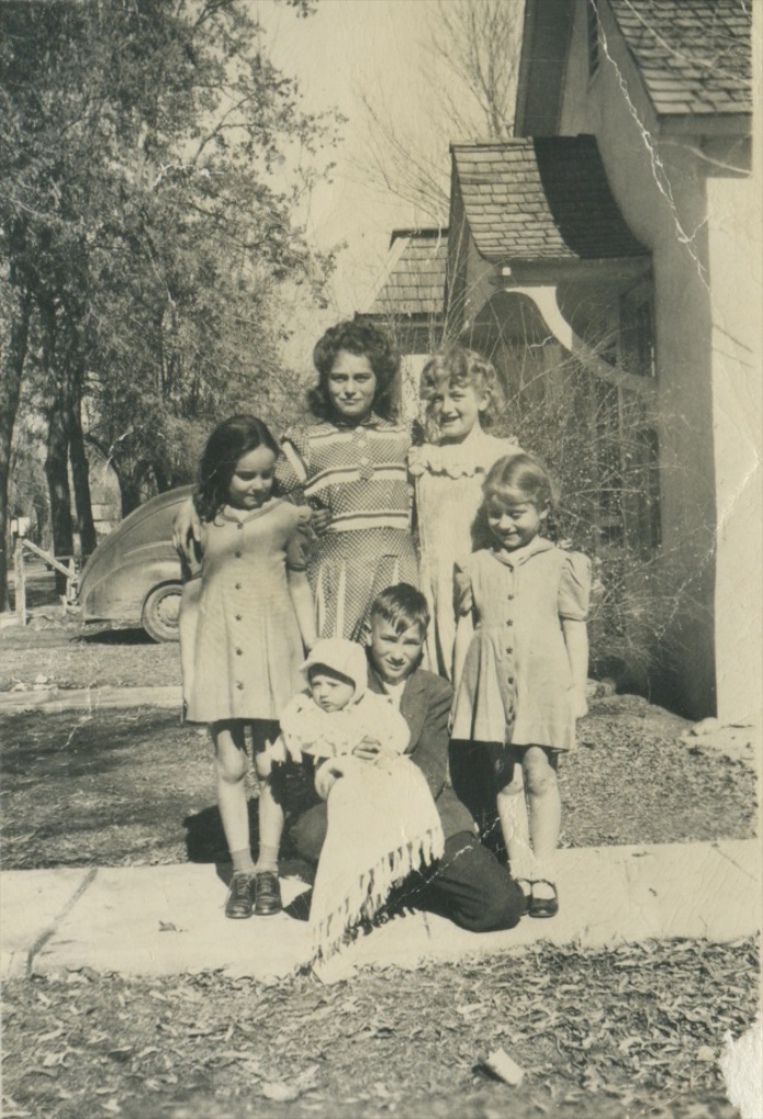 Ameridee_Della_Peggy_Coral_Lee_and_Dewey_Foutz_plus_John_Baumgardner